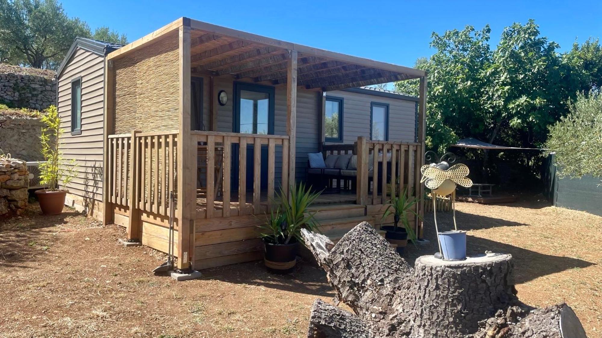 Mobil-Home En Pleine Nature A 3 Mins Du Lac Du Salagou Avec Vue Panoramique Lacoste  Exterior photo